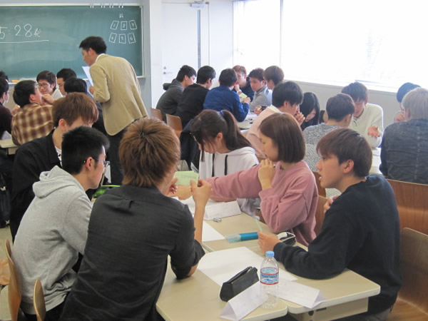 新入生スタートセミナーの様子(2018.4.7)